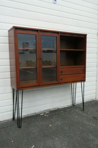Mid Century Modern Display China Cabinet With Hairpin Legs By Stanley 9773