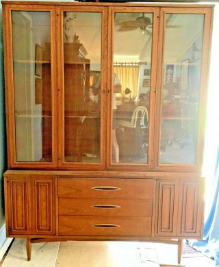 Danish Mid Century Modern Footed China Cabinet Credenza Hutch Combo Glass Front