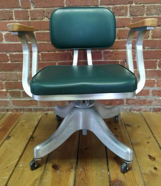 Shaw Walker Metal Swivel Office Desk Chair 8321 W/wood Arms Industrial Vinyl