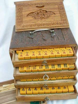 Vintage Chinese Two Tone Bakelite Mahjong Set With Carved Wood Case.