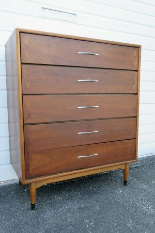 Mid Century Modern Acclaim Chest Of Drawers By Lane Furniture 9964