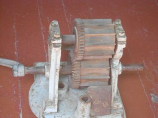 Vintage antique Thomas Mills & Bro.  candy roller,  press,  cutter,  crank machine 3