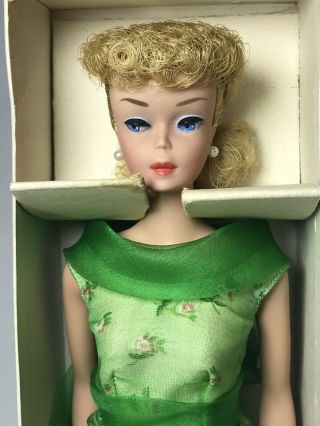 Vintage Barbie Japanese Exclusive Dressed Box Doll In Modern Art 16252 2