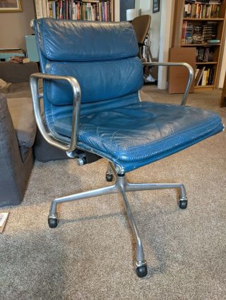 Herman Miller Eames Soft Pad Management Chair In Blue Leather