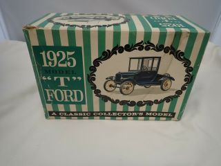 1925 25 Model T Ford Amt 1:25 Scale Skill 2 Vintage Plastic Model Kit