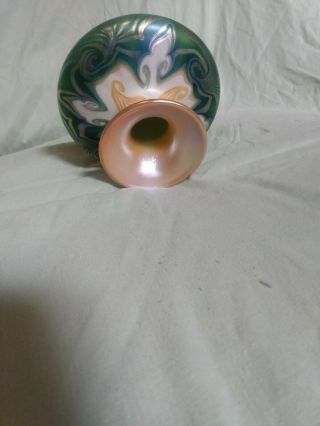 antique art glass Quezal pulled feather vase w iridescent,  mrkd size 3