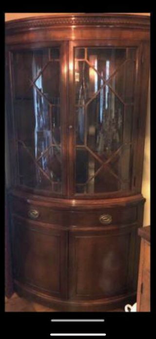 Vintage Drexel Travis Court Treasury Corner Cabinet Curio Bowed Glass