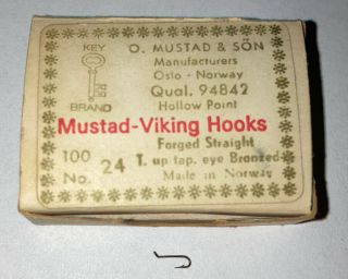 Vintage Mustad Viking Fishing Hooks For Fly Tying Size 24 Qual 94842