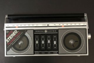 Vintage General Electric Ge Portable Radio Model 7–2450a Loud - Great