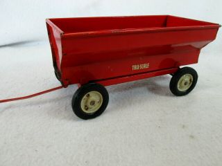 Vintage 1960 ' s Tru - Scale International IH red grain wagon hopper farm toy 2