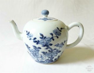 Fine Quality Antique 18th Century Chinese Blue And White Porcelain Tea Pot