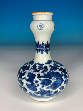 Fine Chinese Qing Period Antique Porcelain Blue And White Vase
