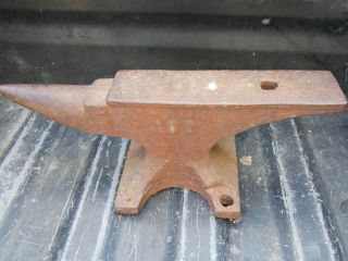 Antique Cast Iron 100 Pound Anvil