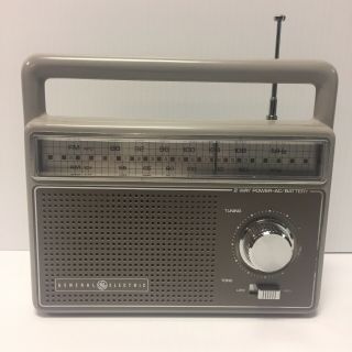 Vintage General Electric Model 7 - 2825j Transistor Am/fm Radio