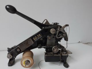 Junker & Ruh SD 28 Leather cobbler sewing machine with extra needles 2