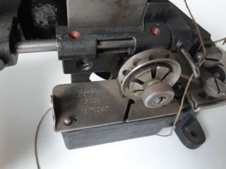 Junker & Ruh SD 28 Leather cobbler sewing machine with extra needles 3