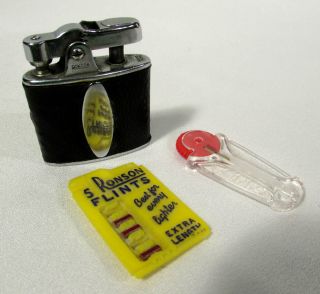 Vintage Ronson De - Light Leather Case Lighter W/ 3 Ronson Flints,  Zippo Flint