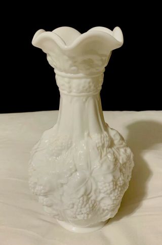 Vintage Imperial Milk Glass Loganberry Grape And Leaf 10 " Vase