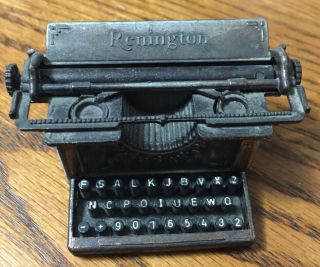Miniature Vintage Die Cast Renington Typewriter Pencil Sharpener Black Keys
