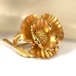 Vintage Crown Trifari Signed Floral Flower Brooch Gold Tone Estate Pin 2jy9