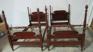 Pair Twin Poster Beds Pineappple Mahogany Vintage