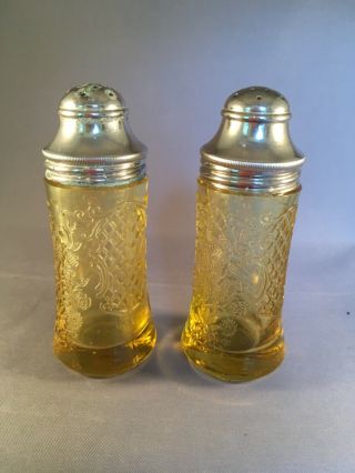 Vintage Federal Glass Amber " Normandy " Bouquet & Lattice " Salt & Pepper Shaker