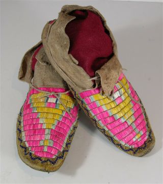 Ca1900 Pair Native American Sioux Indian Quill And Bead Decorated Hide Moccasins