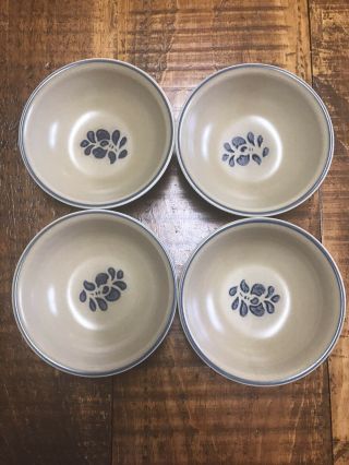 Set Of 4 Vtg Pfaltzgraff Folk Art 6” Coupe Cereal Bowls Tan/blue Stoneware
