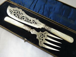 Fine Victorian Solid Sterling Silver & Mother Of Pearl Fish Servers Birm G.  U.