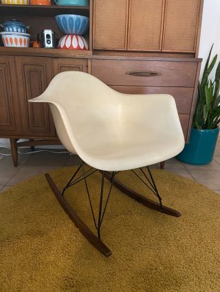 Vintage Herman Miller Yellow Fiberglass Eames Shell Arm Chair H Base (b)