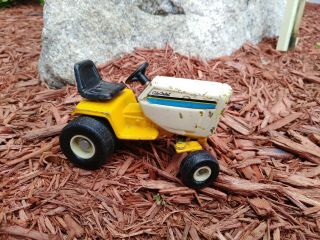 Vintage 1/16 Scale Models Cub Cadet Riding Lawn Mower Garden Tractor