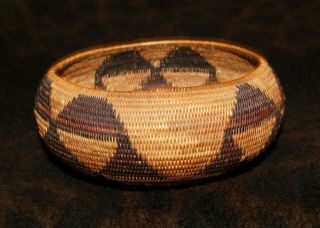 An Exceptional Fine Antique Pomo Native American Gift Basket 1 5/8 