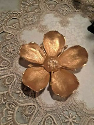 Vintage Marked TAN Gold Cast Metal Flower Petal 5 Removable Individual Ashtrays 2