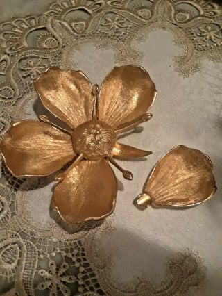 Vintage Marked TAN Gold Cast Metal Flower Petal 5 Removable Individual Ashtrays 3