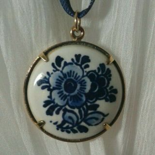 Vintage Anson 12k Gf Gold Filled Flow Blue Floral Porcelain Round Pendant