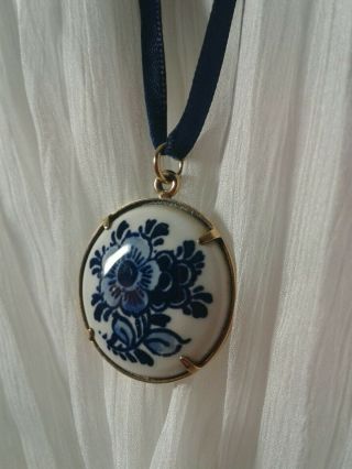 Vintage Anson 12k GF Gold Filled Flow Blue Floral Porcelain Round Pendant 2