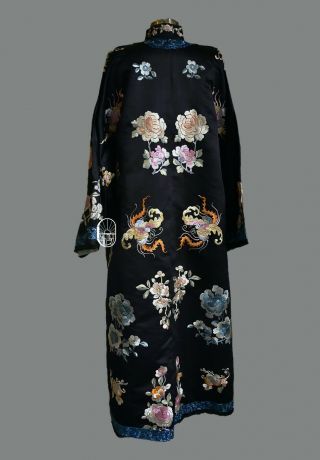 Antique Chinese 1920s Qing Dynasty Silk Embroidered Floral Motif Robe Vintage 3