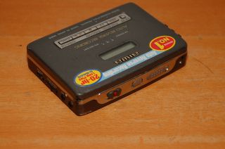 Vintage AIWA Stereo Radio Cassette Recorder HS - JX819 Walkman 3