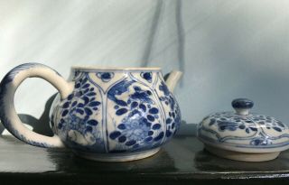 Chinese antique Kangxi blue and white porcelain teapot,  Qing,  Perfect and Rare 3