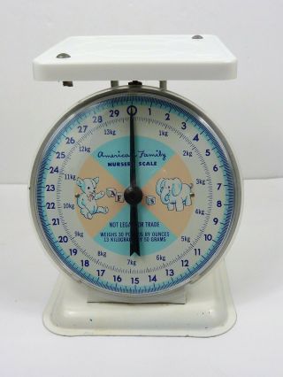 Vintage American Family 30 Pound Nursery Baby Scale