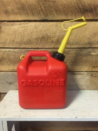 Vintage Chilton 2 Gallon Vented Gas Can Model P - 20