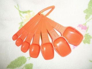 Vtg Tupperware Orange Measuring Spoons Complete Set Of 7 With Ring Gc