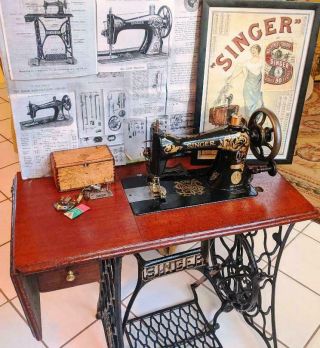 Antique Singer 15 - 31 Industrial Treadle Sewing Machine,  Accessories,  C1904