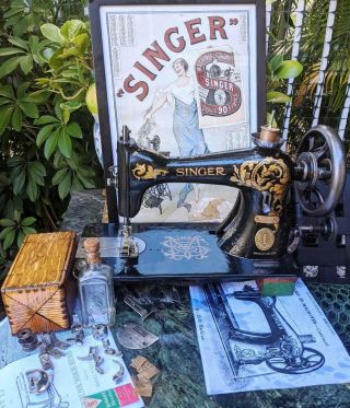 Antique Singer 15 - 31 industrial treadle sewing machine,  accessories,  c1904 2