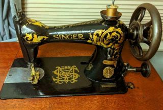 Antique Singer 15 - 31 industrial treadle sewing machine,  accessories,  c1904 3