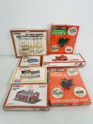 Assorted Tyco Kit Vintage Train Model Accessories