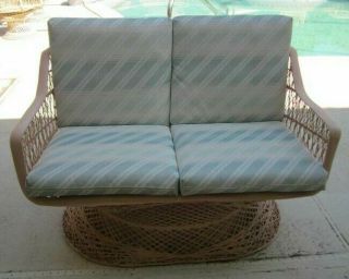 Vintage Russell Woodard Spun Patio Love seat With Cushion Pink Color 3
