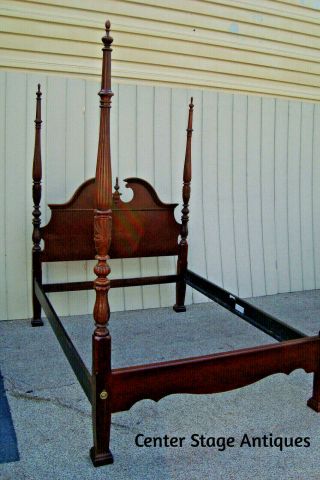 00001 Mahogany Queen Size Poster Bed W/ Rails