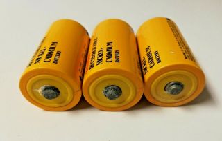 3 Eveready Rechargeable Nickel Cadmium D Cell Vintage Yellow Batteries 3