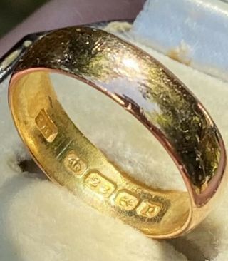 Heavy,  Solid 22ct Gold Antique Wedding Ring 5.  8 Grams Exceptional Quality
